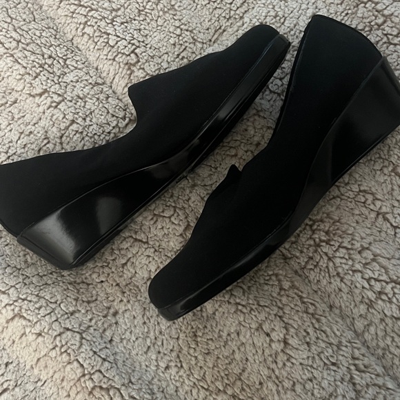 AEROSOLES Black Women's Wedge Shoes - Picture 2 of 8